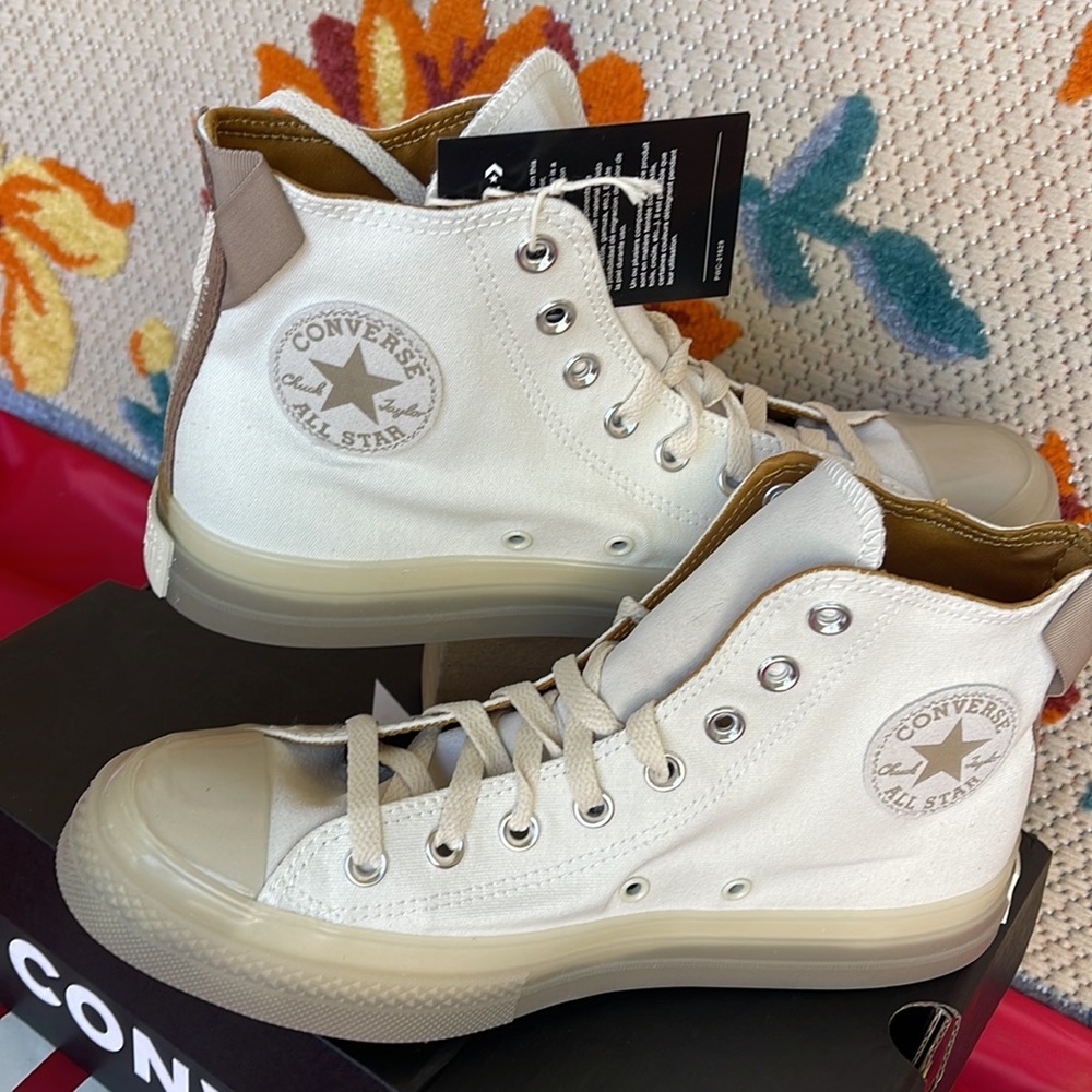 Converse A03294C
CTAS CX HI
EGRET/NOMAD KHAKI/WHEAT WMNS sneakers - Picture 11 of 16